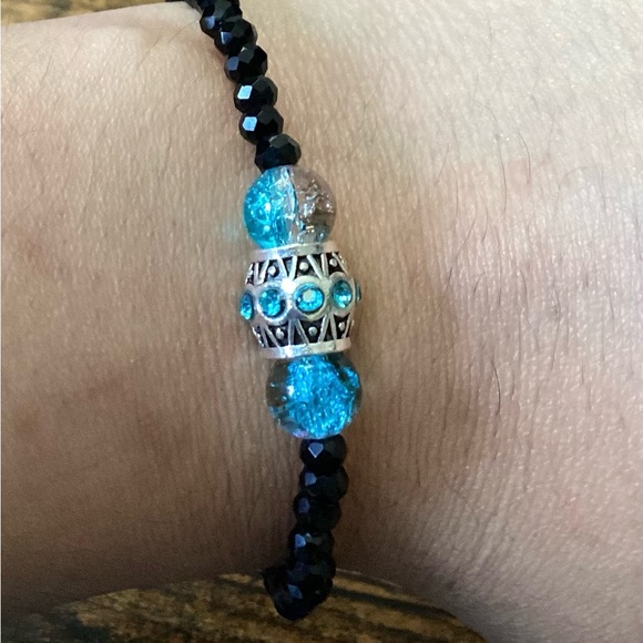 Bracelets - Picture 13 of 15